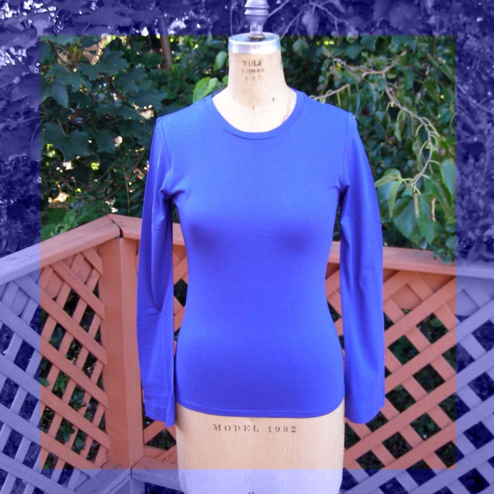 NEW size M 6-8 Romeo & Juliet Couture violet blue long sleeve tee